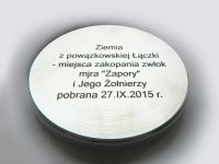 Grawerowane wieczko puderniczki
